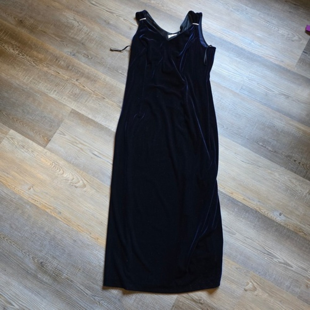 Nienhaus & Lotz Women's Navy Blue Velvet Sleeveless V-Neck Maxi Dress Back Slit